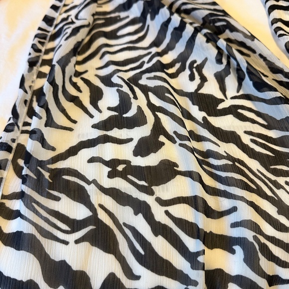 Christian Chenail Women's Zebra Print Scarf / Wrap - Picture 2 of 3